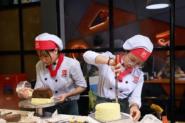 Học viên bếp bánh