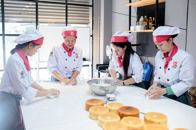 Giá trị của học nghề bánh: Học trò - Sư phụ