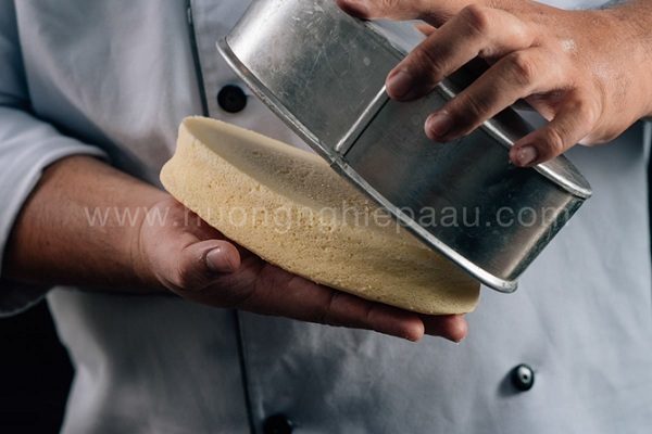 Cách làm bánh bông lan bằng bột Mikko cực dễ đây rồi!