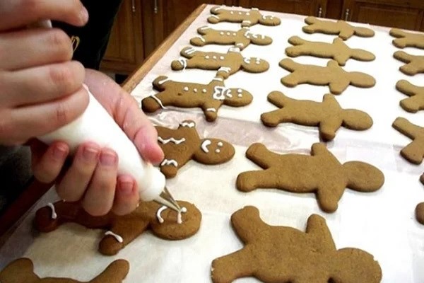 Giáng sinh ấm áp cùng bánh quy Gừng Gingerbread Cookies  Candy Can Cook