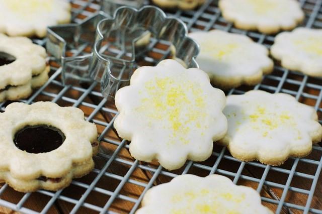 Để bột lạnh khi tạo hình giúp bánh cookie tròn trịa như ý hơn