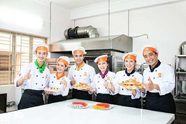 Giám Sát Bếp Bánh đóng vai trò vô cùng quan trọng trong gian Bếp của mỗi nhà hàng, khách sạn