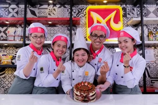 hoc bep truong bep banh