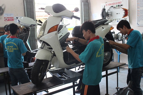 Sửa chữa xe gắn máy