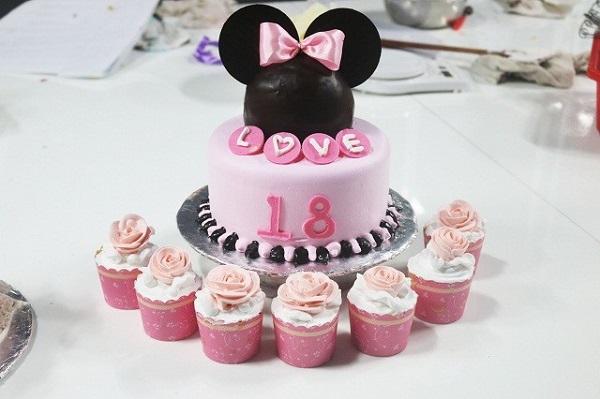 Bánh Kem Valentine Cho Anh Yêu- Love Cake