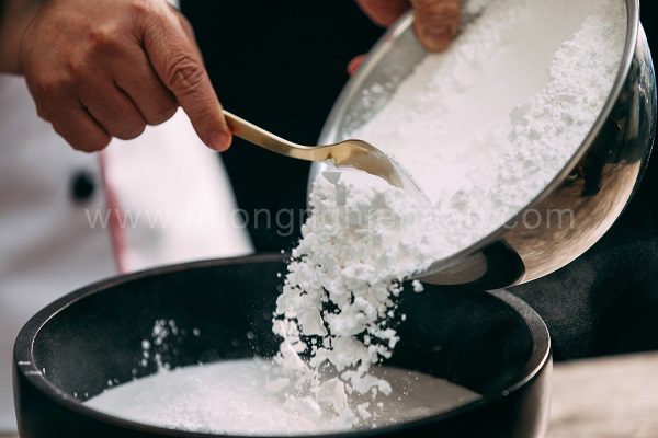 trộn bột gạo, bột nếp