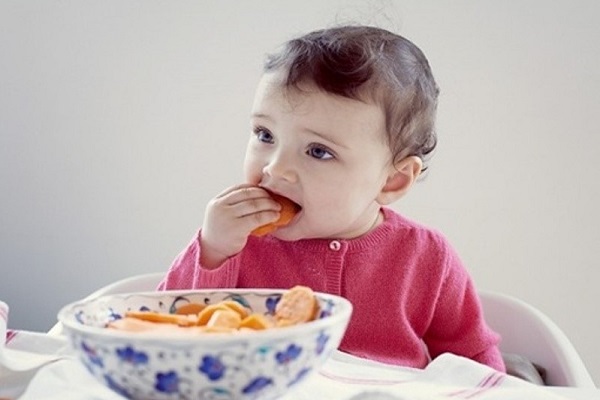 10 loại bánh ăn dặm theo tháng tuổi cho bé mẹ có thể tự làm tại nhà