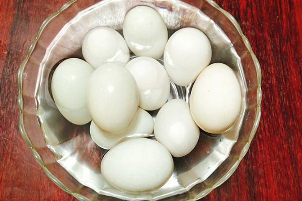 ngâm trứng