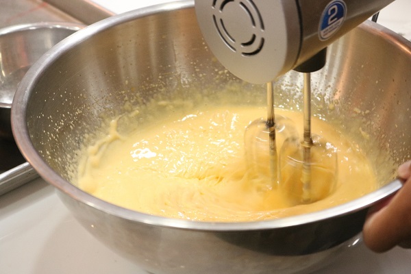 cách làm bánh bông lan bằng bột mikko