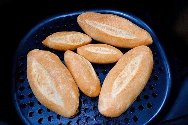 cách làm bánh mì bằng nồi chiên không dầu
