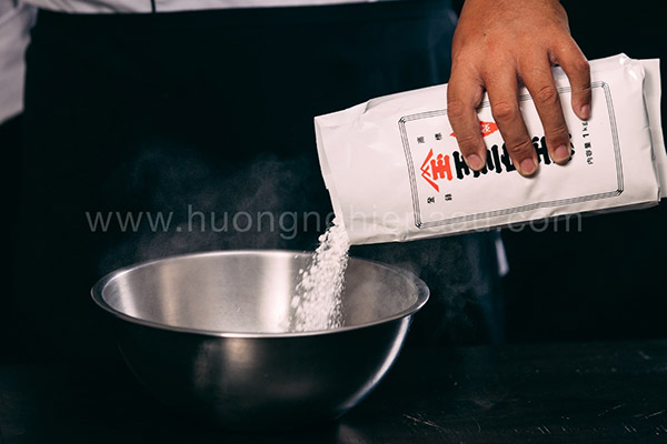 sử dụng các nguyên liệu làm bánh chất lượng