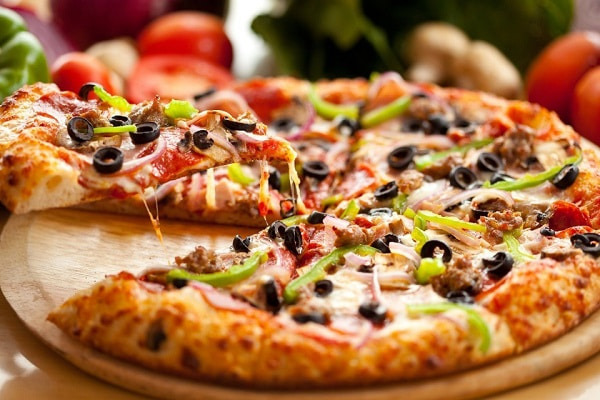 Tổng Hợp Cách Làm Pizza Cực Đơn Giản Ngay Tại Nhà Cực Ngon